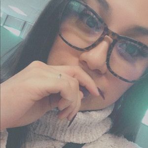 Meet your Posher, Coco V